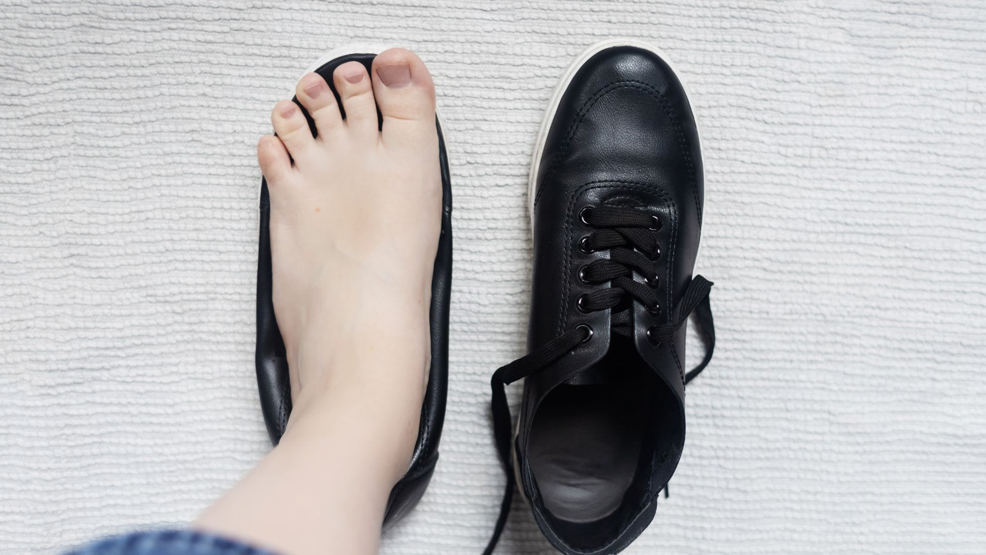 Piede piatto: l'importanza della scarpa giusta per il benessere di tutto il corpo Piede piatto: l'importanza della scarpa giusta per il benessere di tutto il corpo